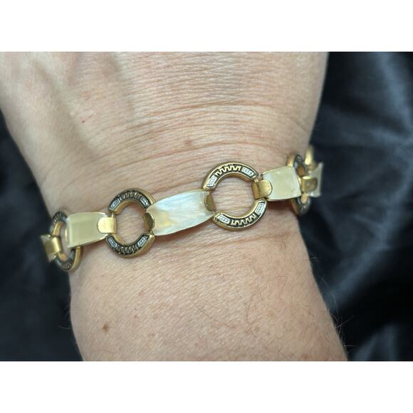 Vintage Spanish Faux Damascene Lucite Link Bracelet Gold Tone 8" Long - Picture 3 of 8